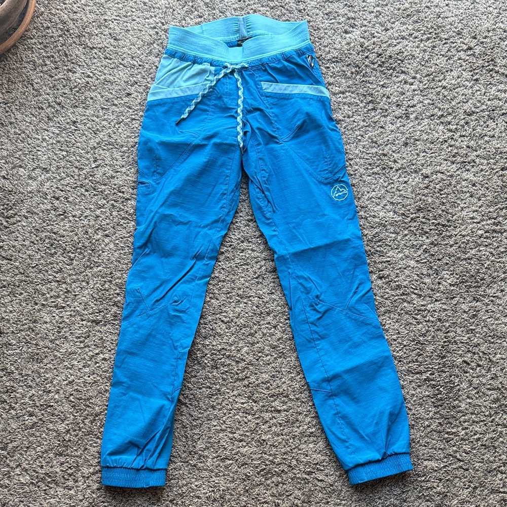 La Sportiva Women’s Mantra outdoor/casual climbing pants, XS, EUC